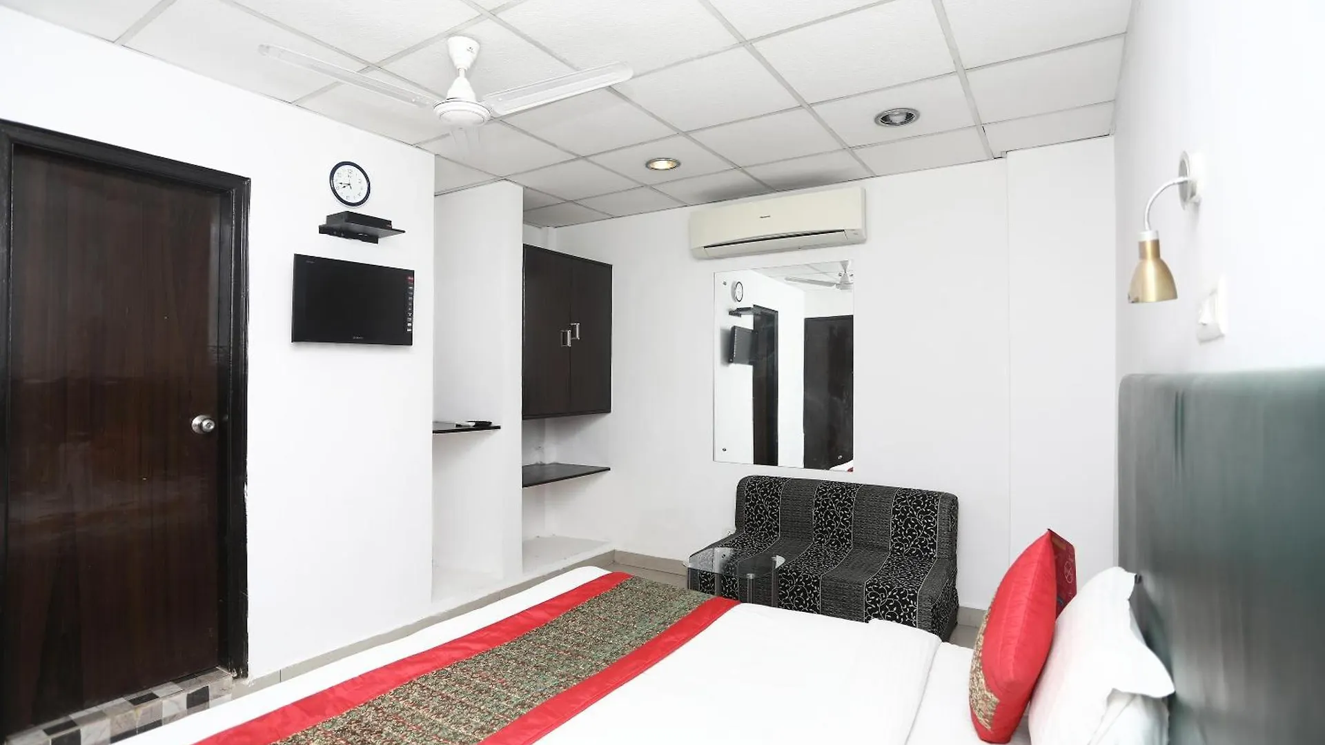 Hotel O White House Residency Gurgaon India