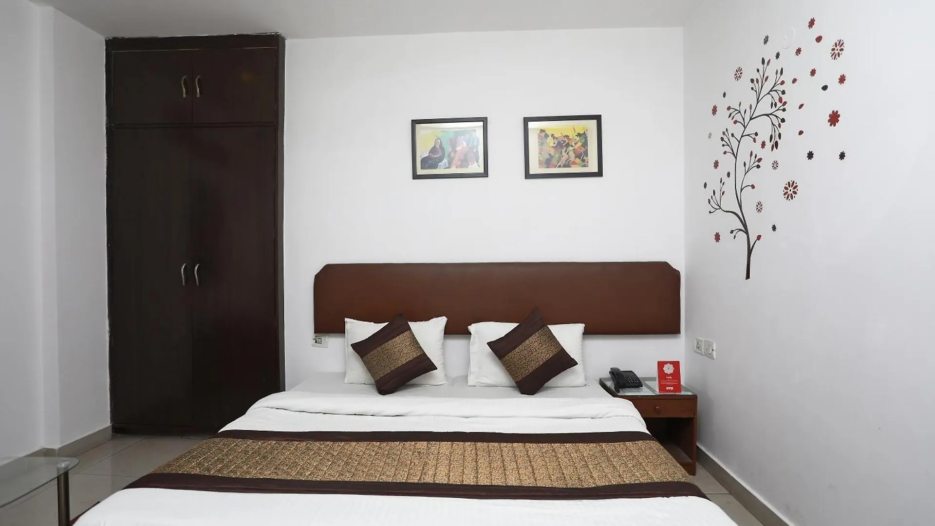 Hotel O White House Residency Gurgaon