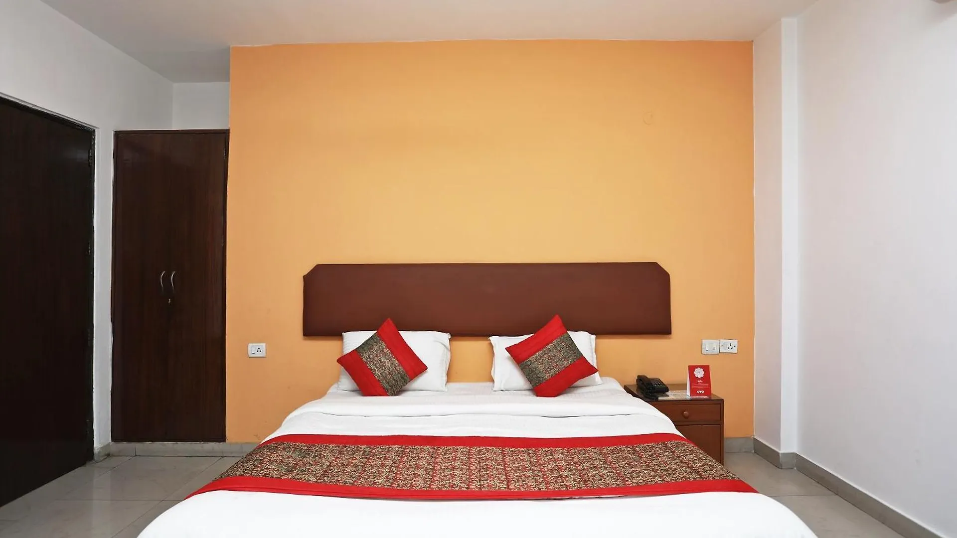 Hotel O White House Residency Gurgaon 0*,
