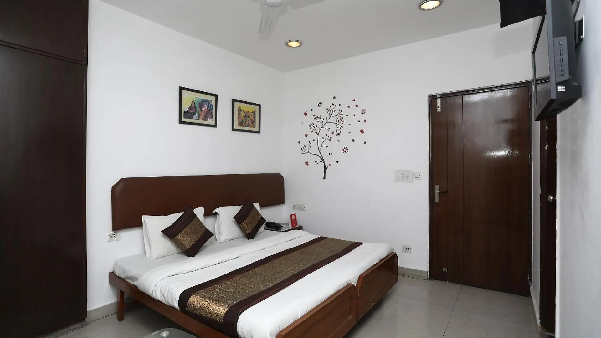 Hotel O White House Residency Gurgaon India