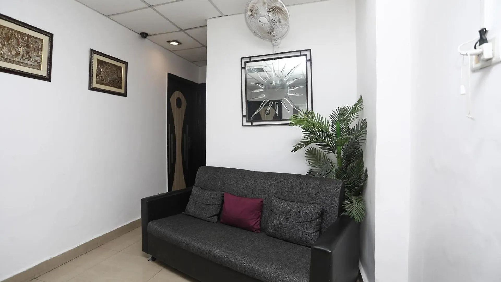 Hotel O White House Residency Gurgaon
